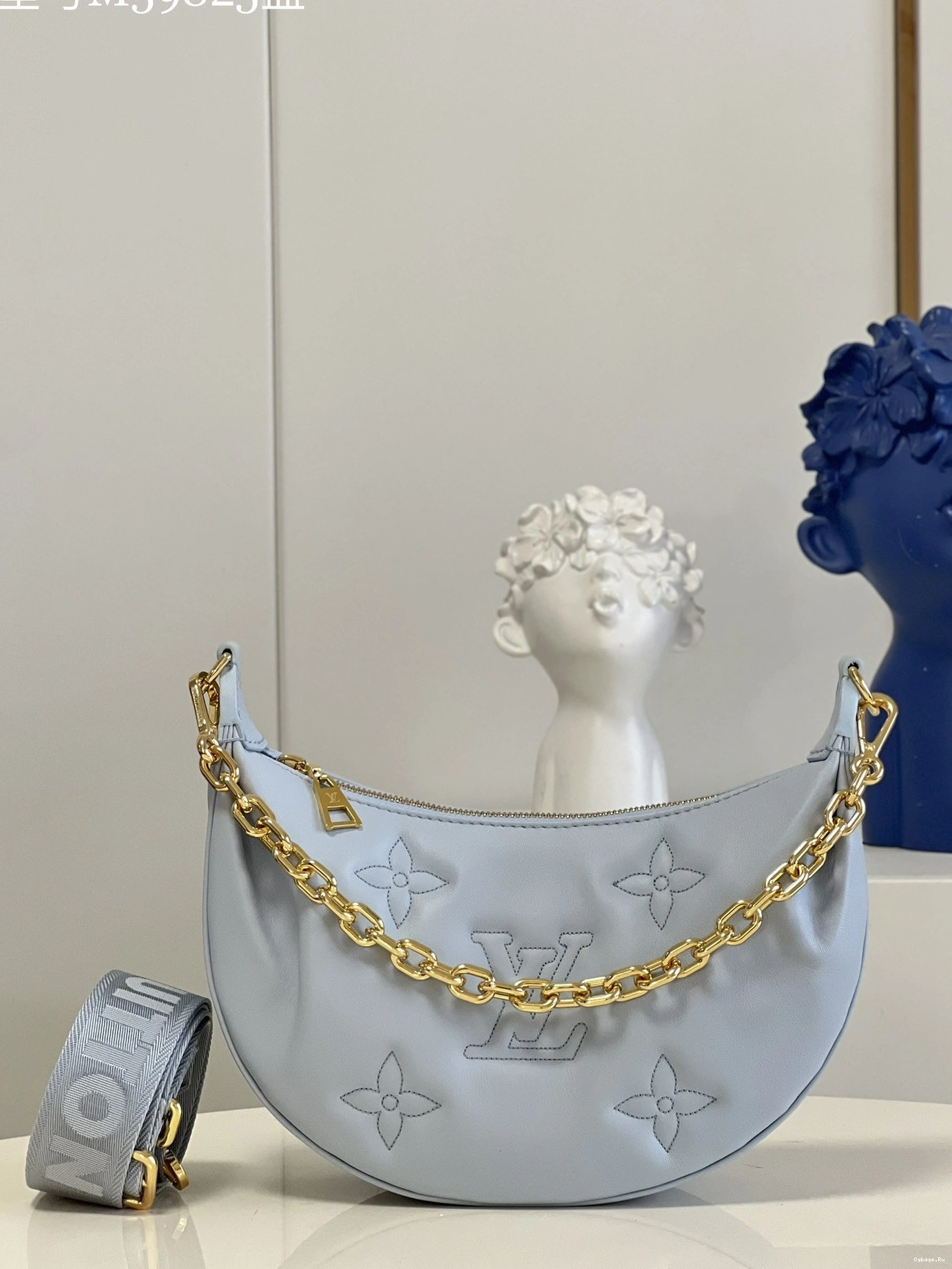 OVER VUITTON LOUIS THE MOON 0522